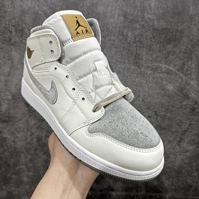 NIKE JORDAN 1 (388)