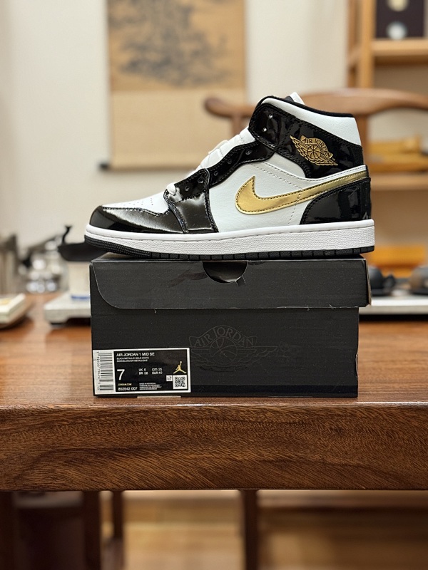 NIKE JORDAN 1 (12)
