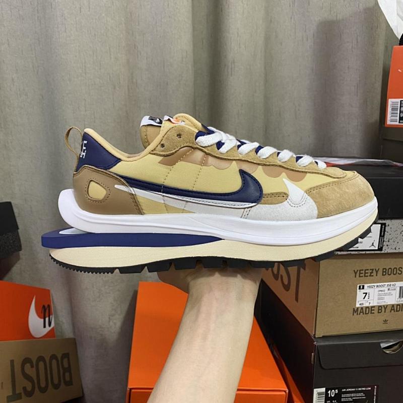 NIKE SACAI VAPORWAFFLE (9)