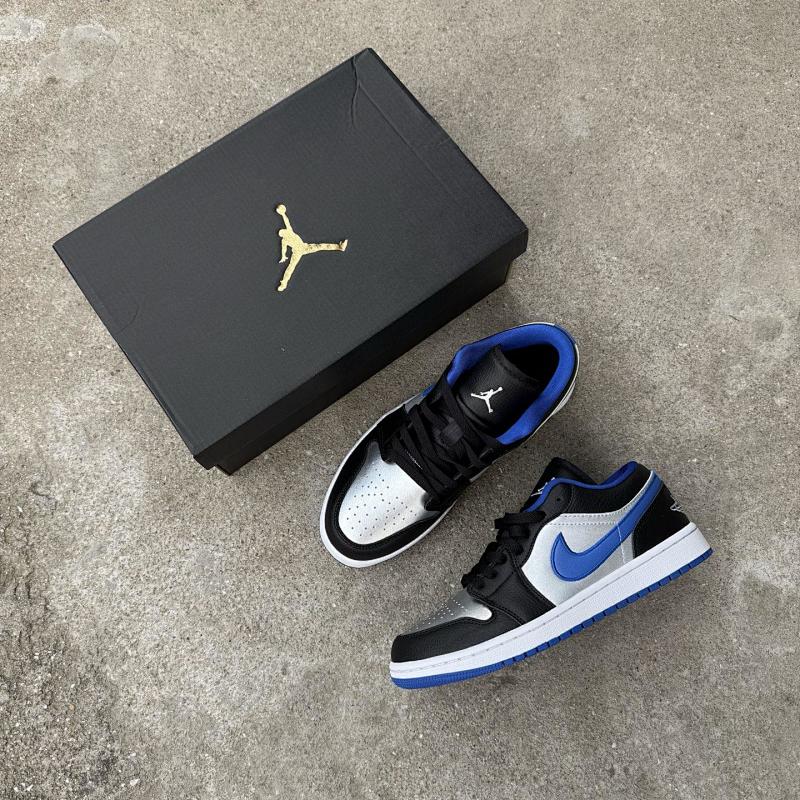 NIKE JORDAN 1 (221)