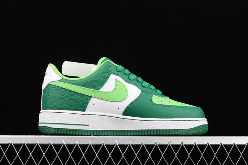NIKE AIR FORCE 1 (215)