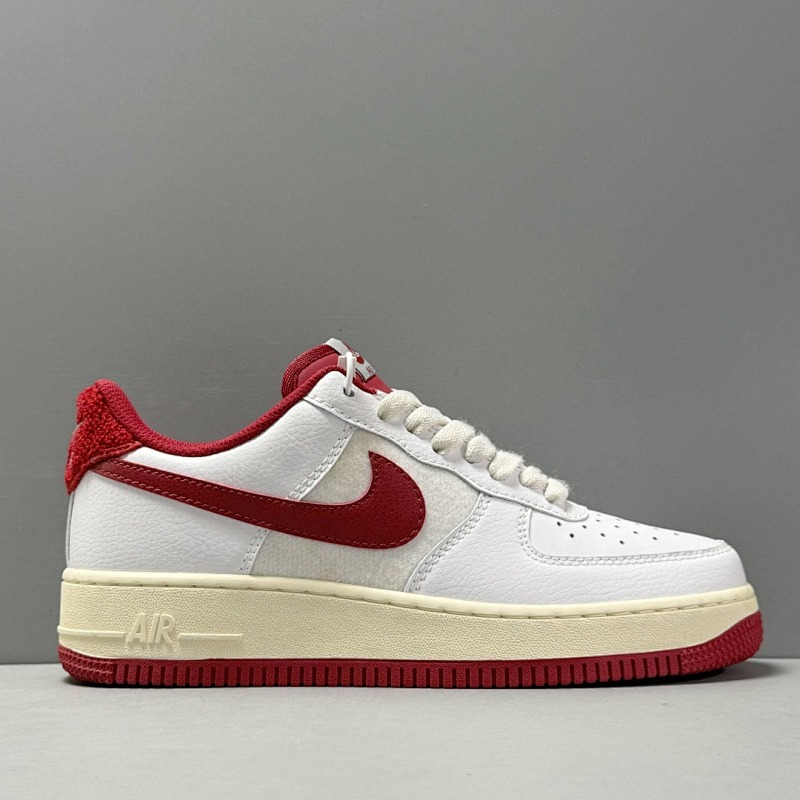 NIKE AIR FORCE 1 (202)
