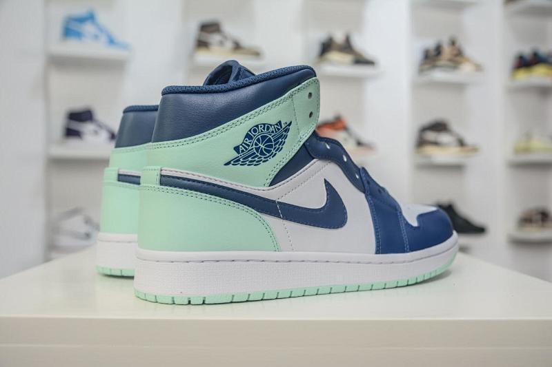 NIKE JORDAN 1 (363)