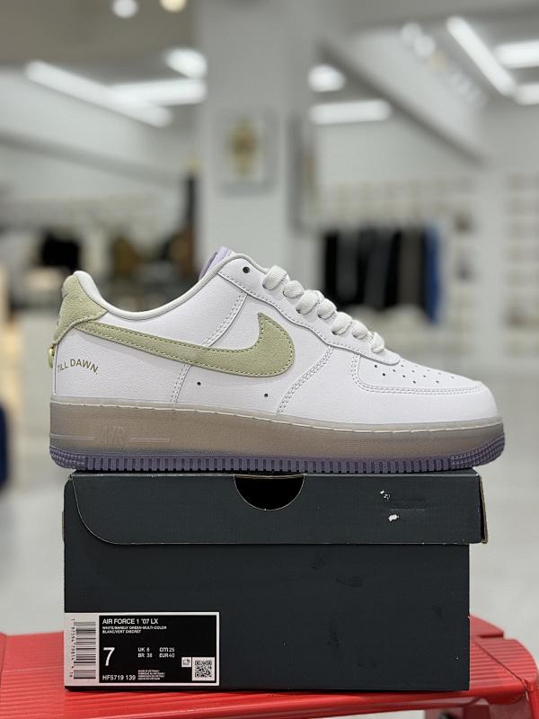 NIKE AIR FORCE 1 (42)