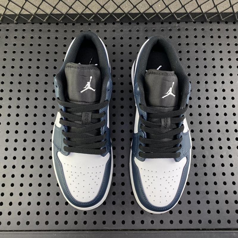 NIKE JORDAN 1 (476)