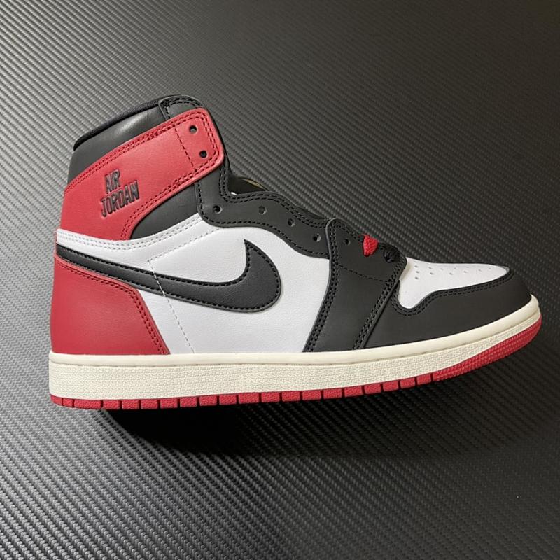 NIKE JORDAN 1 (50)