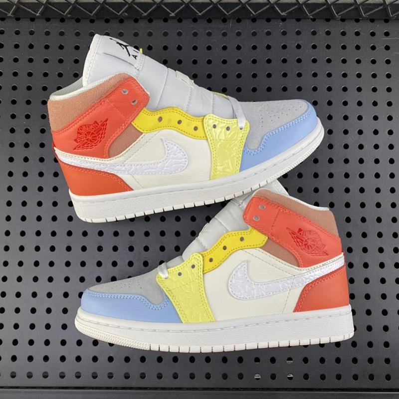 NIKE JORDAN 1 (338)