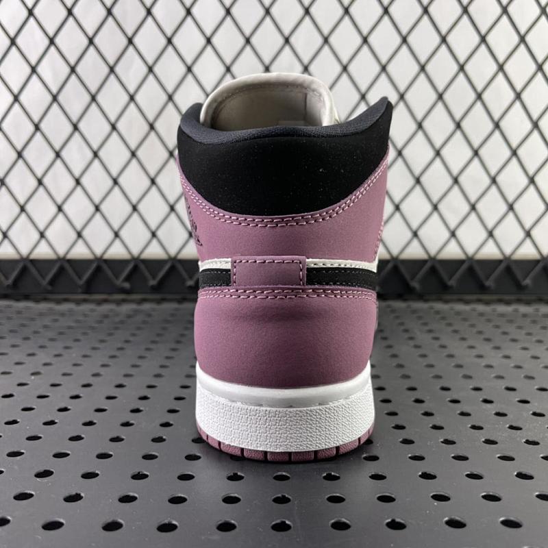 NIKE JORDAN 1 (403)