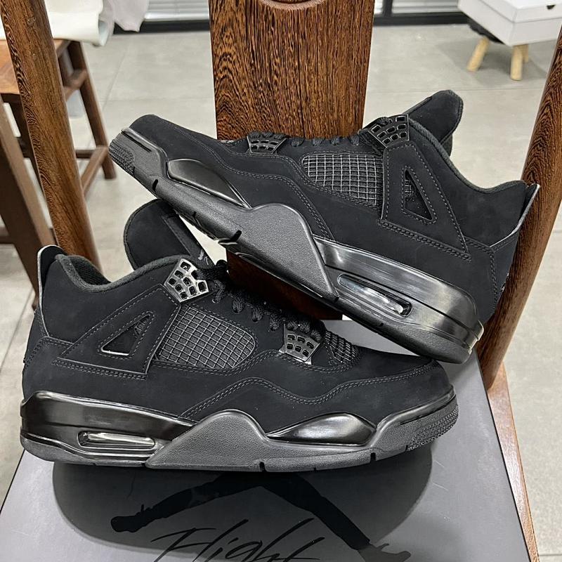 NIKE JORDAN 4 (220)