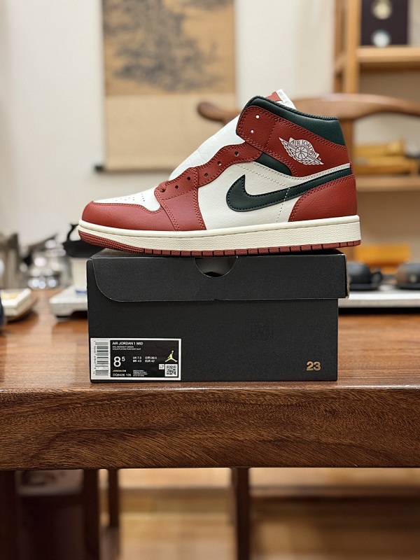 NIKE JORDAN 1 (7)
