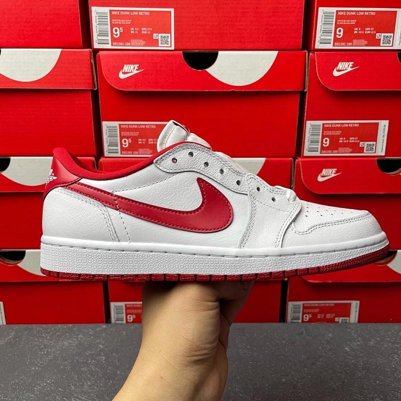 NIKE JORDAN 1 (275)