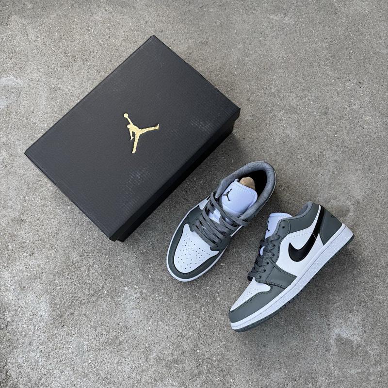 NIKE JORDAN 1 (194)