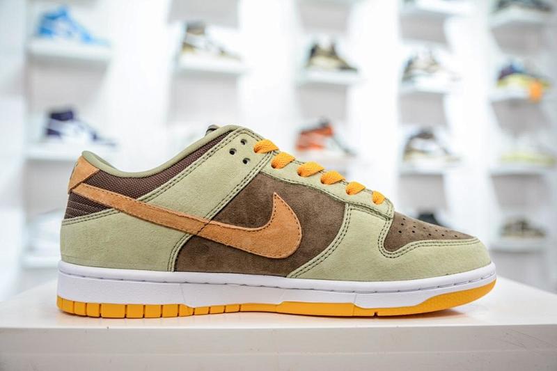 NIKE DUNK VT BATCH (145)