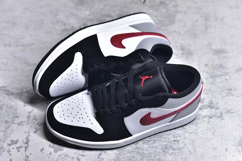 NIKE JORDAN 1 (101)