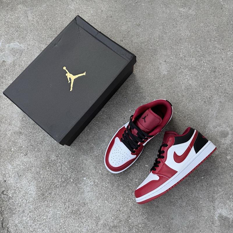 NIKE JORDAN 1 (193)