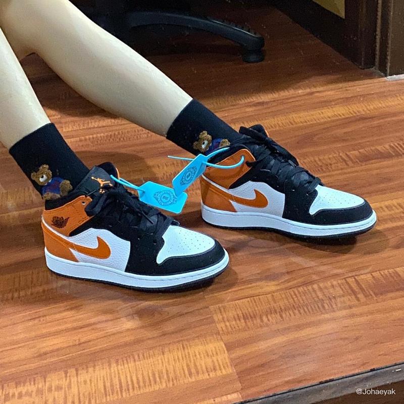 NIKE JORDAN 1 (426)