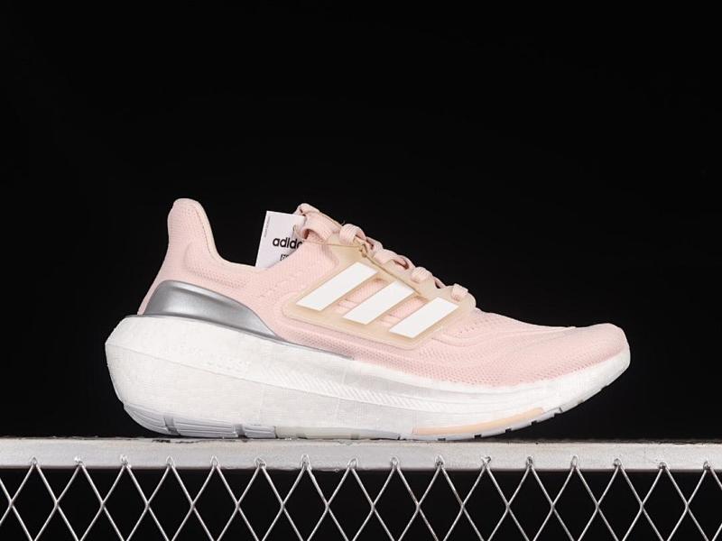 ADIDAS ULTRABOOST (9)