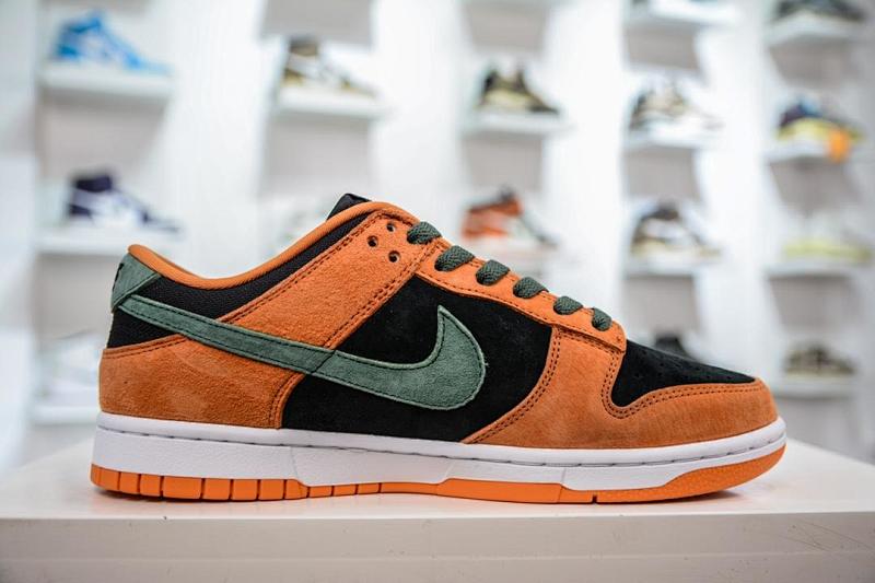 NIKE DUNK VT BATCH (181)
