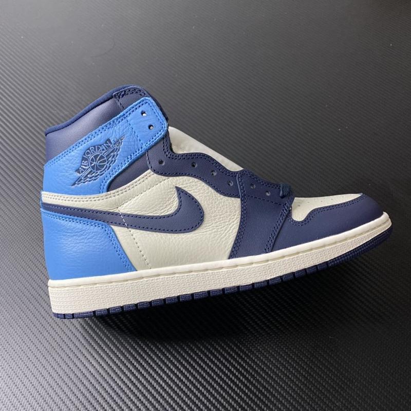 NIKE JORDAN 1 (60)