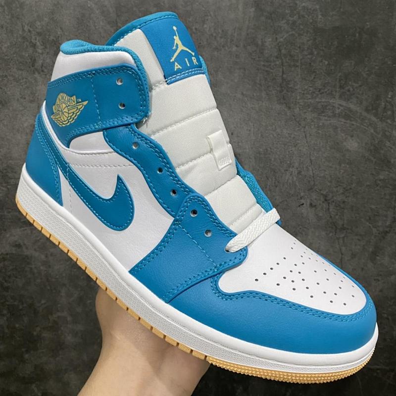 NIKE JORDAN 1 (375)