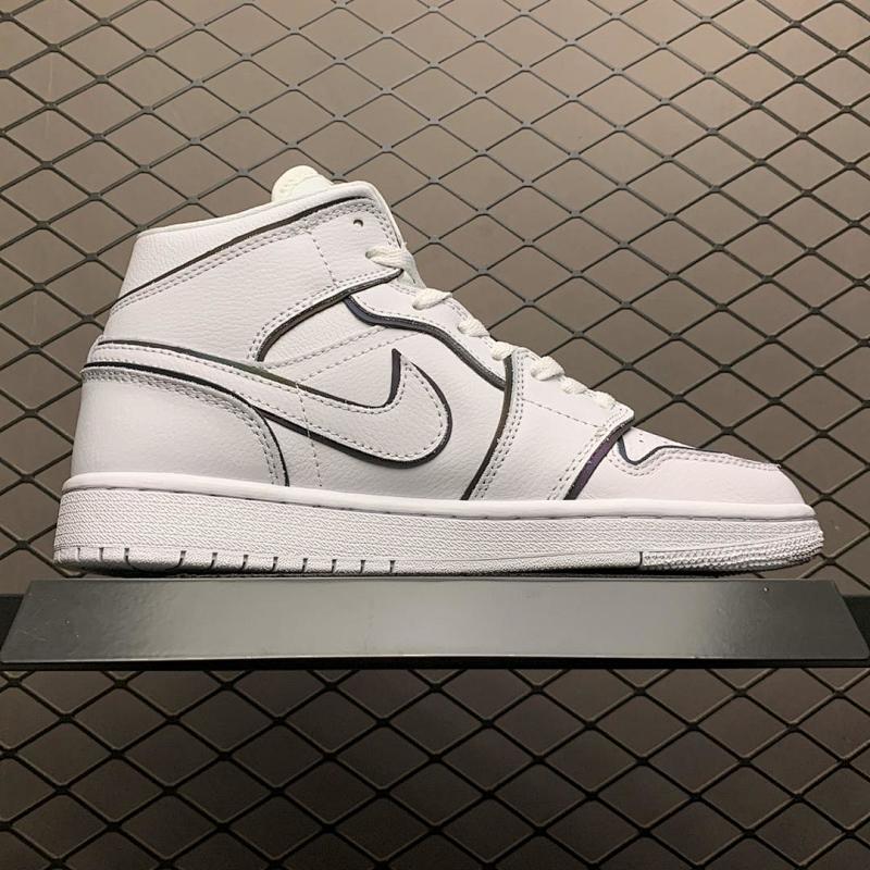 NIKE JORDAN 1 (346)