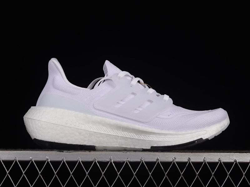 ADIDAS ULTRABOOST (10)