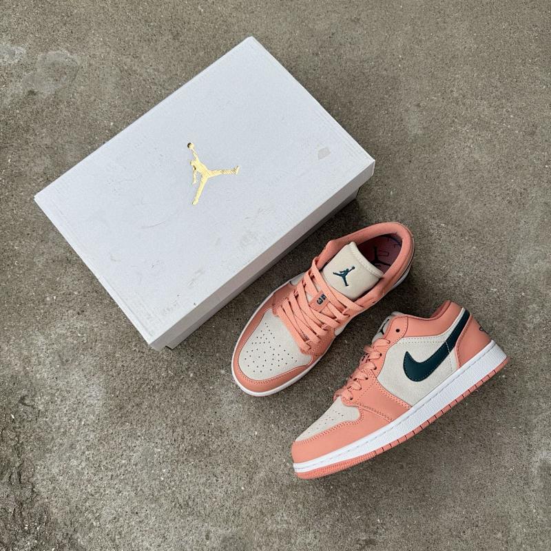 NIKE JORDAN 1 (126)