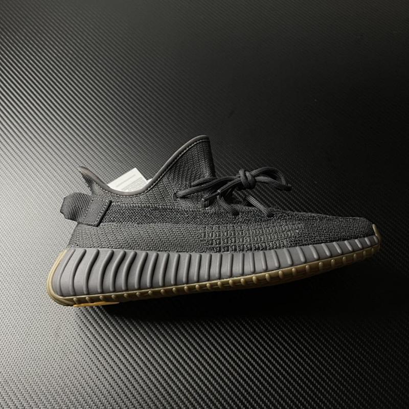 YEEZY 350 (82)