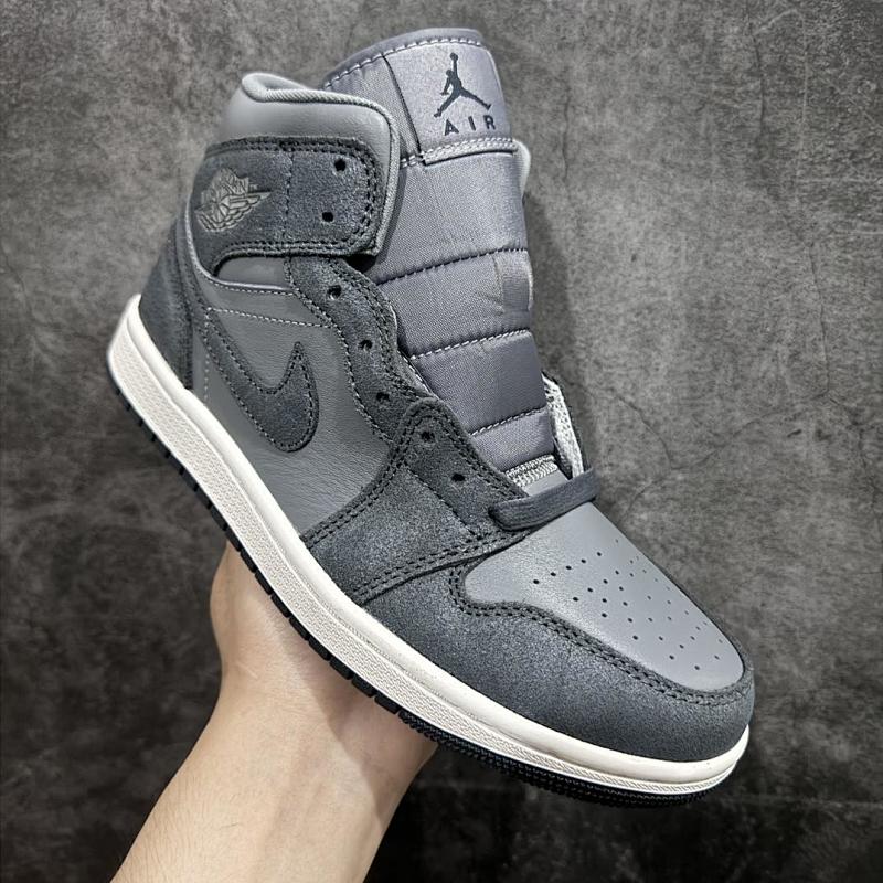 NIKE JORDAN 1 (387)