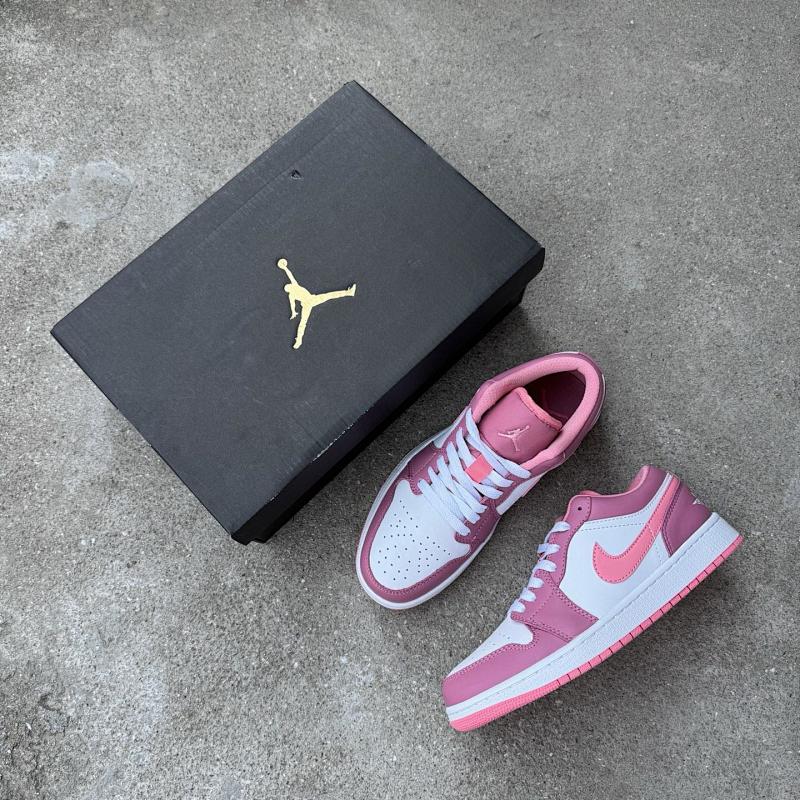 NIKE JORDAN 1 (180)