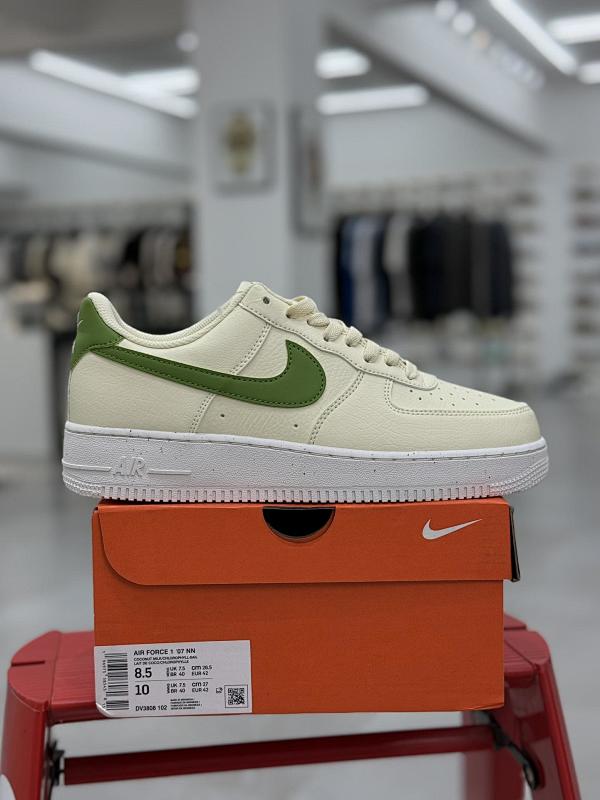 NIKE AIR FORCE 1 (174)