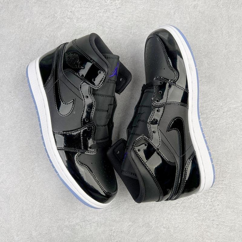 NIKE JORDAN 1 (323)