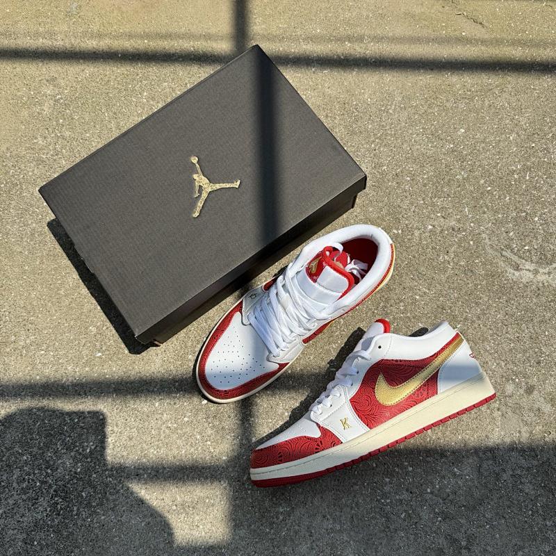 NIKE JORDAN 1 (122)
