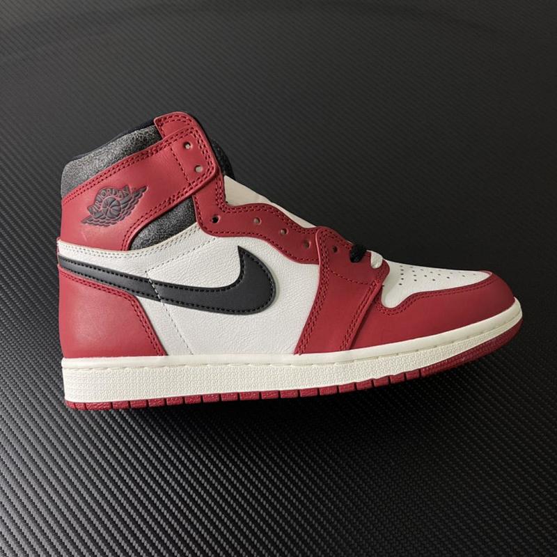 NIKE JORDAN 1 (46)