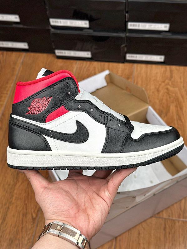 NIKE JORDAN 1 (407)