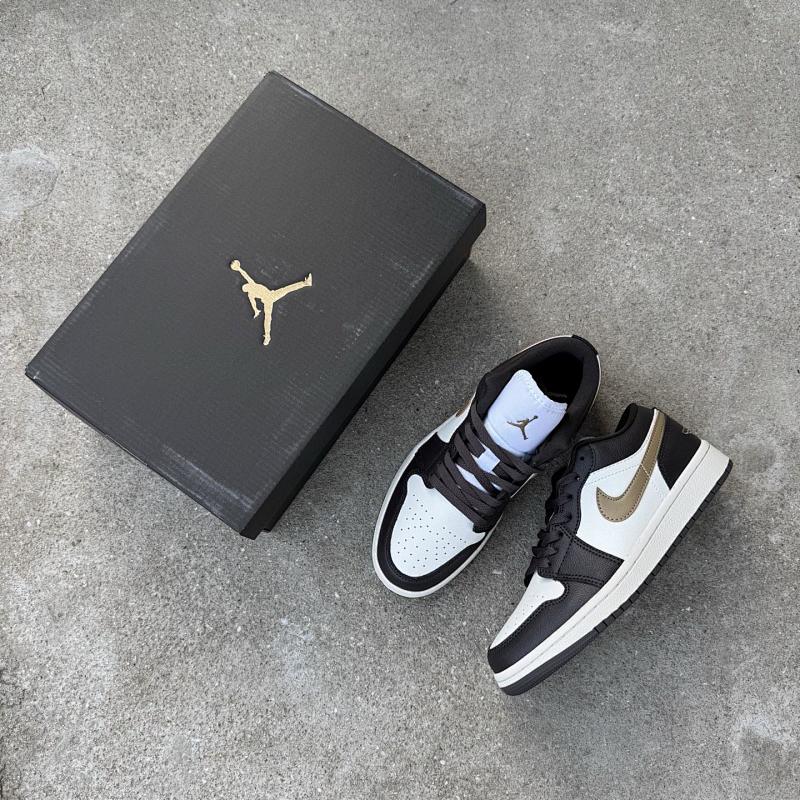 NIKE JORDAN 1 (129)