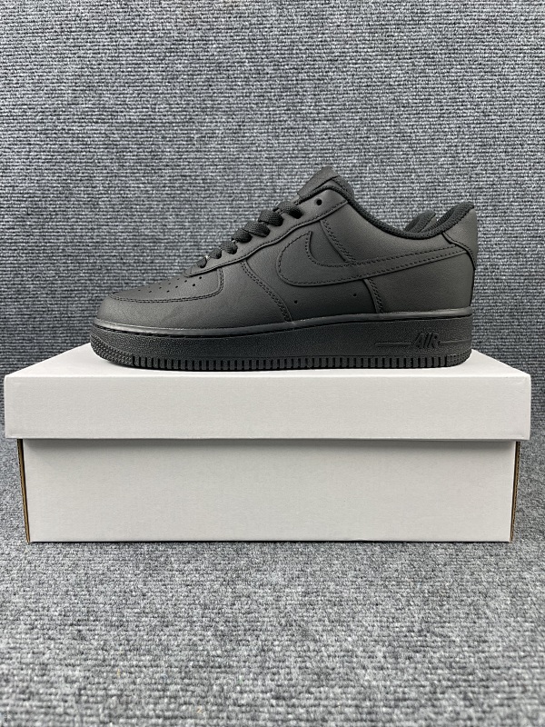 NIKE AIR FORCE 1 (580)