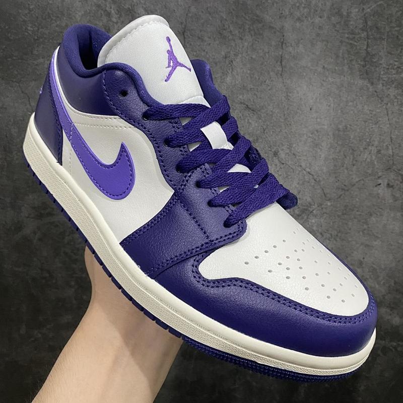 NIKE JORDAN 1 (526)
