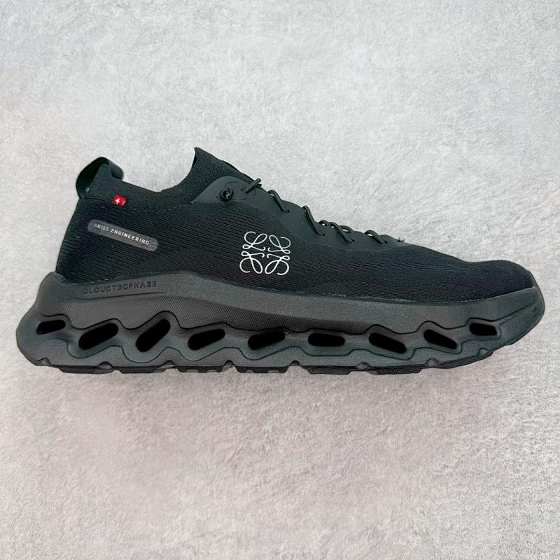 ON CLOUD SHOES (45)