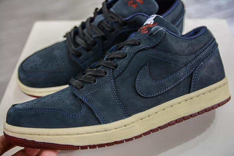 NIKE JORDAN 1 (295)