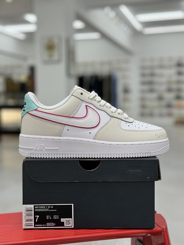 NIKE AIR FORCE 1 (34)