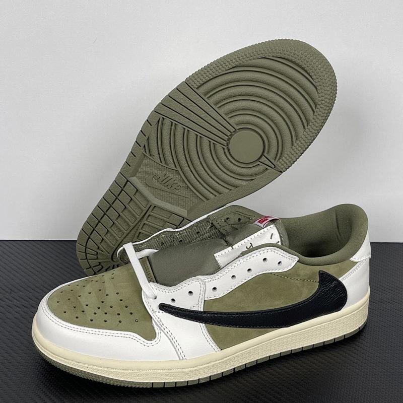 NIKE JORDAN 1 (244)