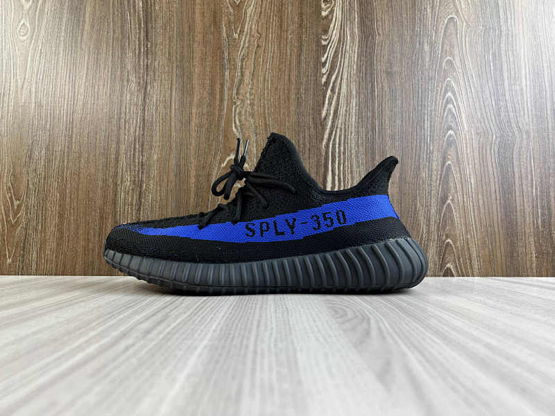 YEEZY 350 (55)