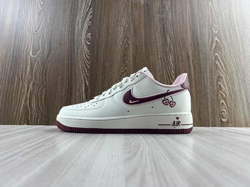 NIKE AIR FORCE 1 (77)