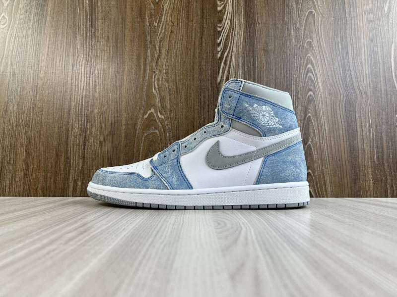 NIKE AIR JORDAN 1 HIGH (115)