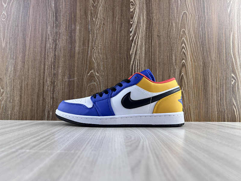NIKE AIR JORDAN 1 LOW (66)