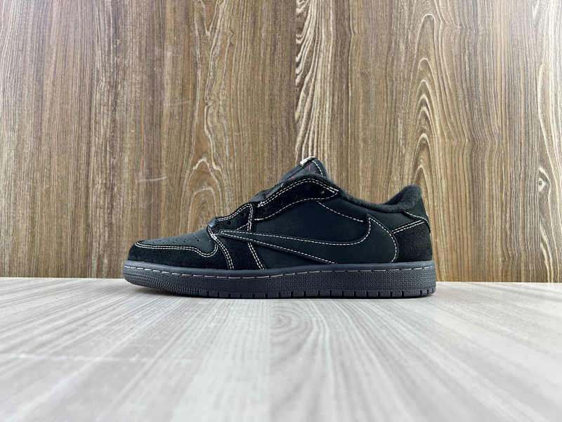 NIKE AIR JORDAN 1 LOW (157)