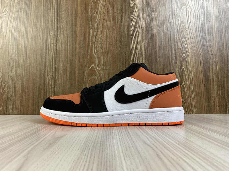 NIKE AIR JORDAN 1 LOW (150)