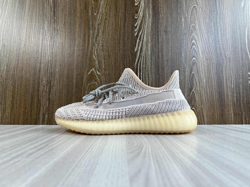 YEEZY 350 (43)