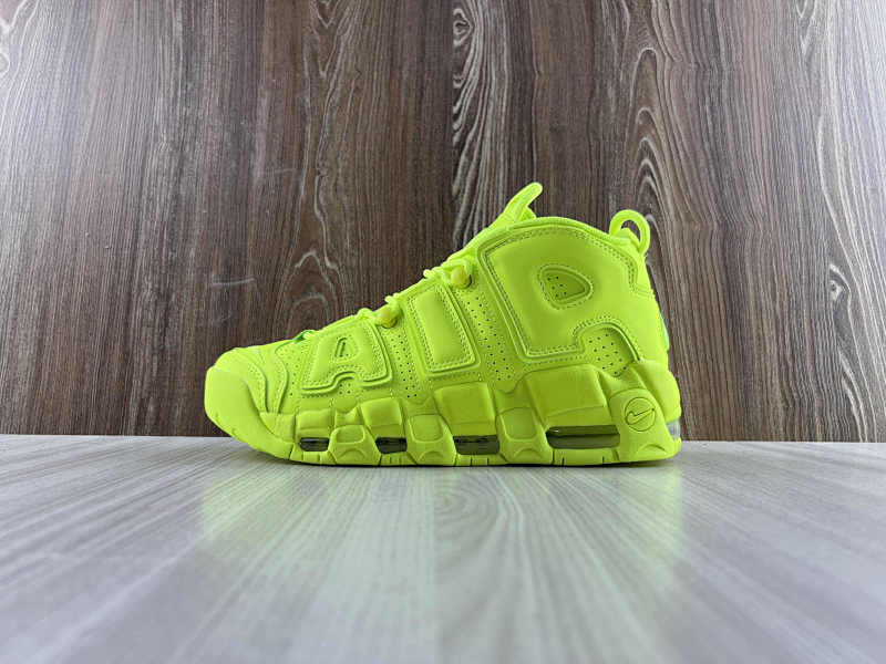 NIKE UPTEMPO (8)